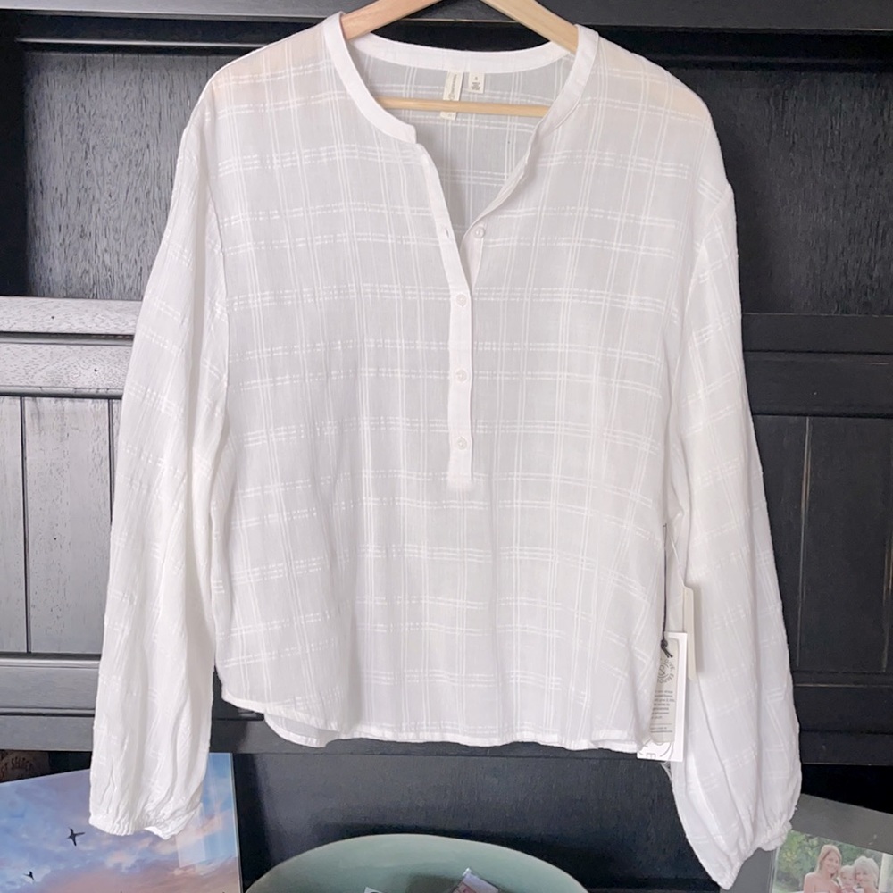 NWT Treasure & Bond blouse - Size Small